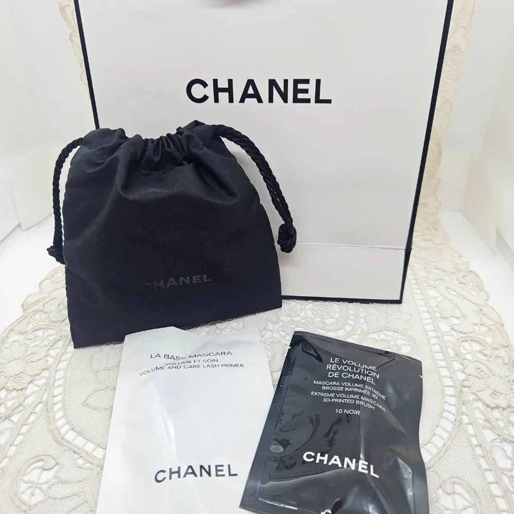 CHANEL MASCARA & MASCARA BASE SAMPLES IN CHANEL BLACK GIFT PUCH